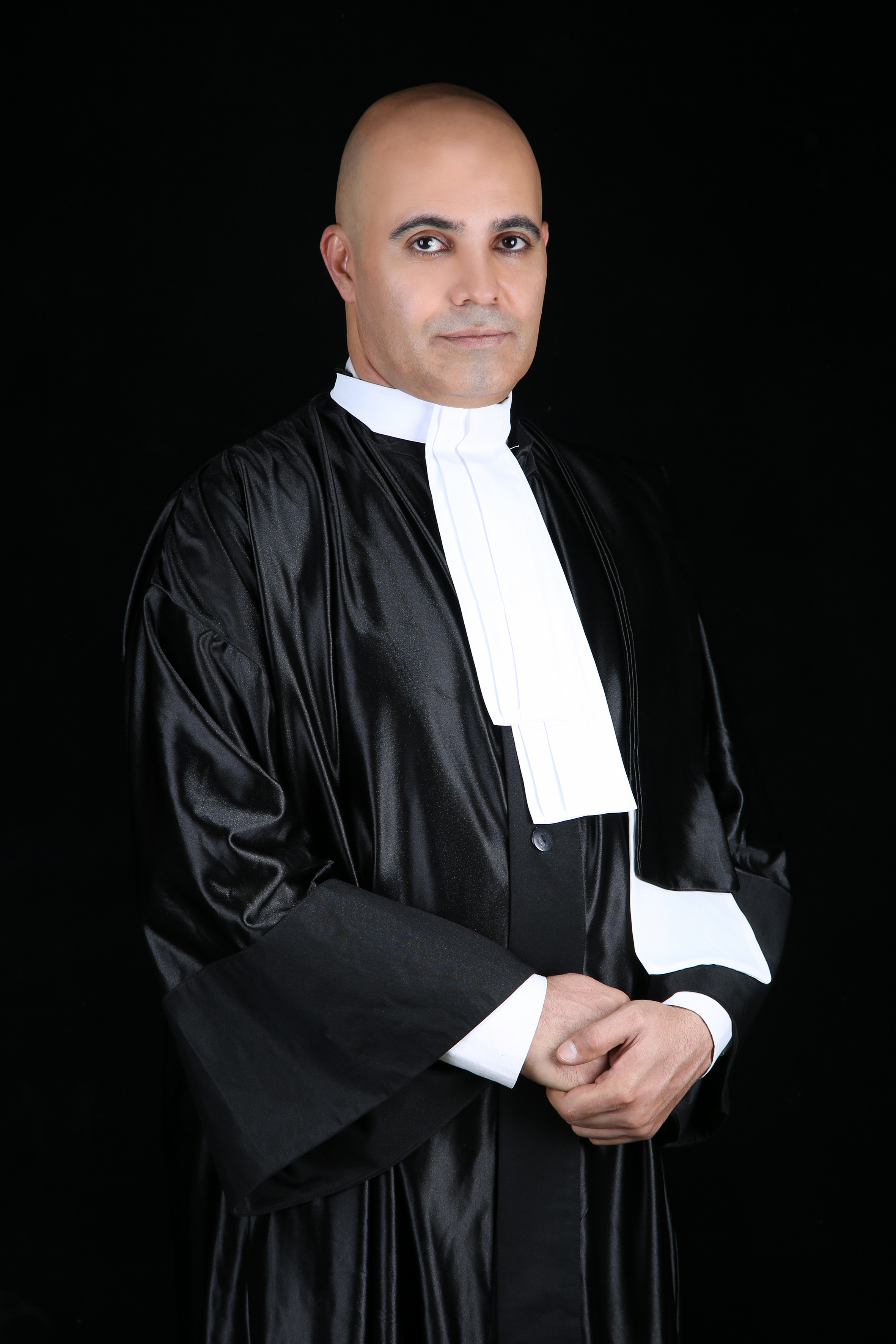 عکس پرسنلی با ردای وکالت عکاسی تخصصی پرسنلی با ردای وکالت برای پروانه وکالت 09124777571 